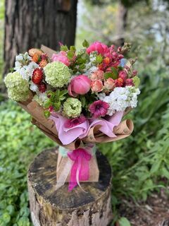 Garden Bouquet Delux $130.00